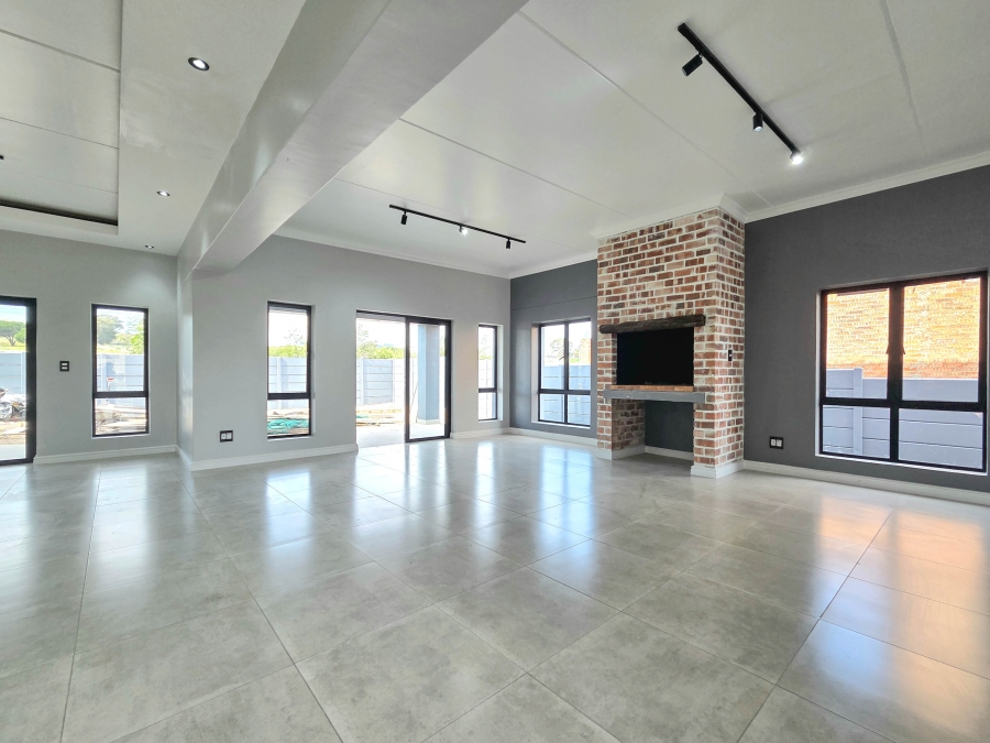 4 Bedroom Property for Sale in Haasendal Western Cape
